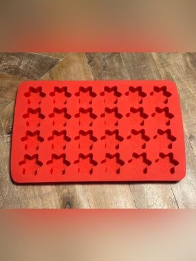 24 Cavity Snowflake•Silicone Mold - Candle Wax Melts/Soaps